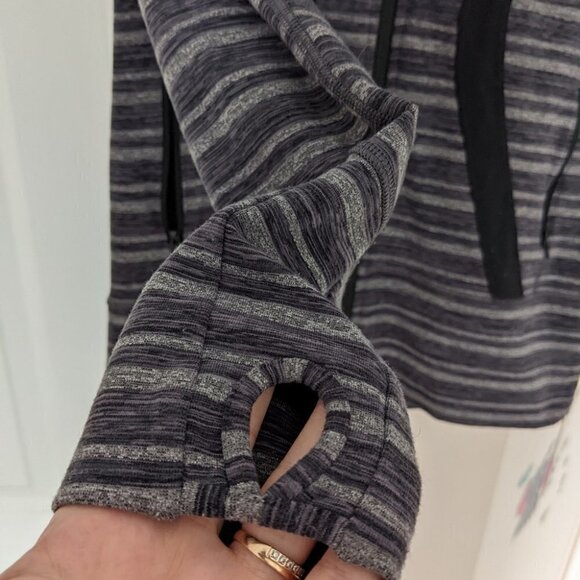 Lululemon stride hooded jacket size 8 @K1 - Picture 8 of 9